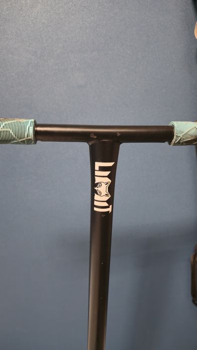 Трюковой самокат Limit lmt01 az