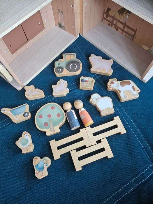 Продавам много запазени бебешки играчки Little Dutch, жирафа Софи, Стич, карти с визуални стимулации от 9.99 евро