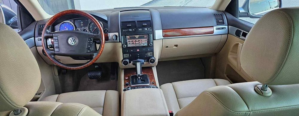Vand sau schimb VW Touareg 4MOTION 3.0 TDI 2008