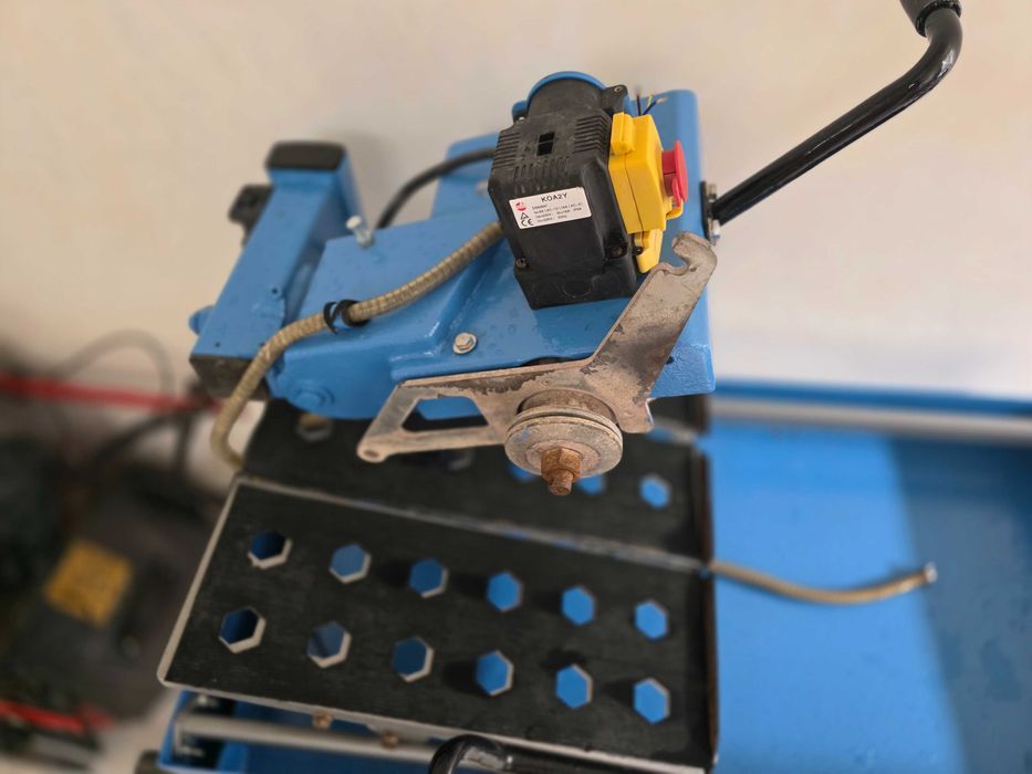 Машина за рязане на плочки и камък!