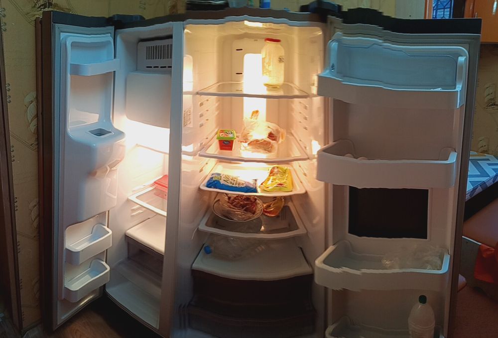 Холодильник Samsung