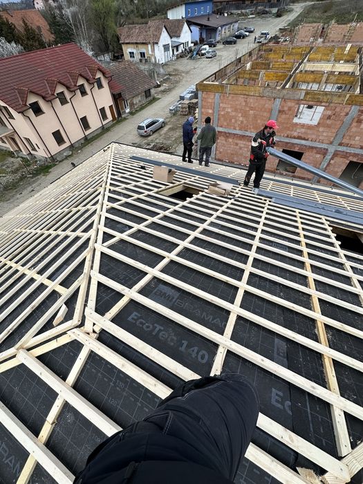 Constructii la rosu,fundatii,garduri,structura,meseriasi!