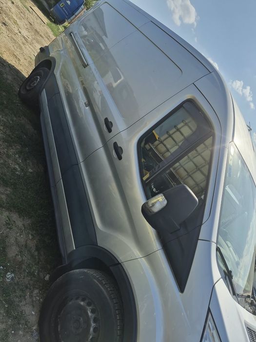 Faruri uși cutie roti aripi bara oglinzi piese ford transit 2.2E5 2015