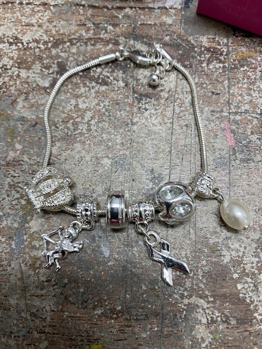 Нова гривна в оригиналната си опаковка