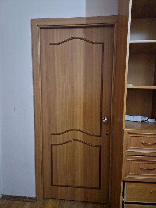 Продам двери б/у