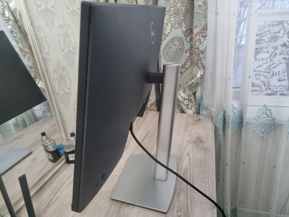 Монитор 27дюймов