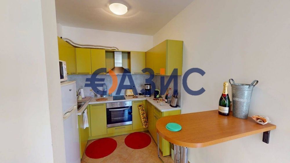 Продава се Тристаен апартамент в к.к. Слънчев бряг - 90 кв.м за 595 €/кв.м - Снимка #2