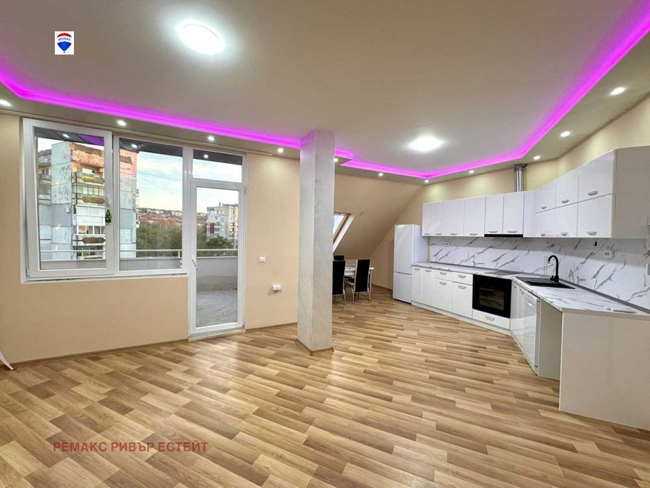 Продава се Четиристаен апартамент в Русе, Широк център - 148 кв.м за 1250 €/кв.м - Снимка #6