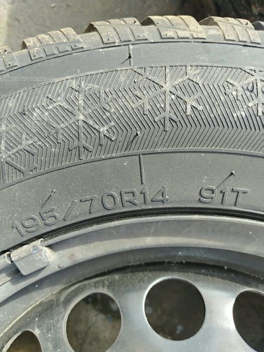 Донгелек сатамынПродам шины.