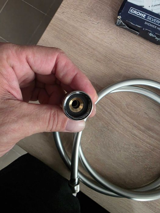 Furtun de dus Grohe Silverflex sau hansgrohe Techniflex