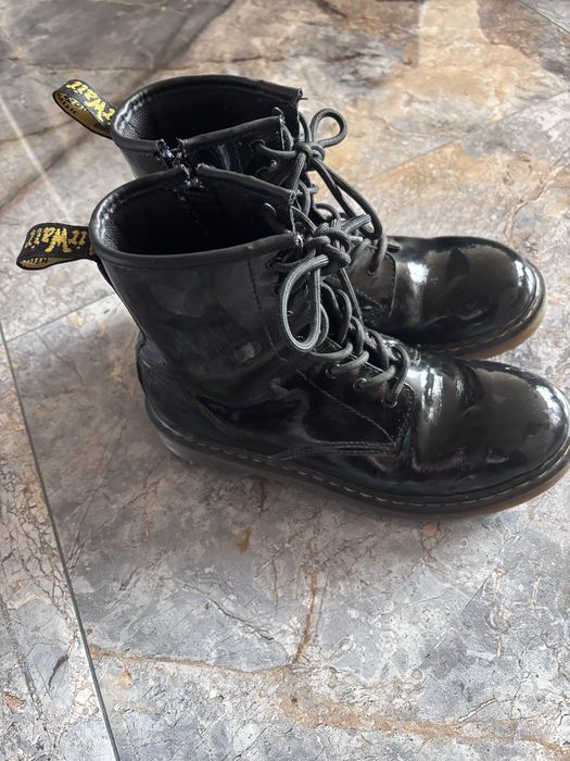 Dr.Martens лачени черни кубинки