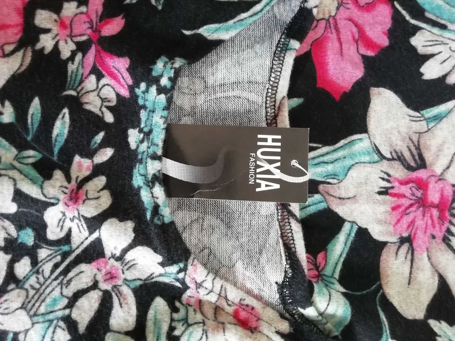 Нови дамски блузи размер L/XL по 15 лв.