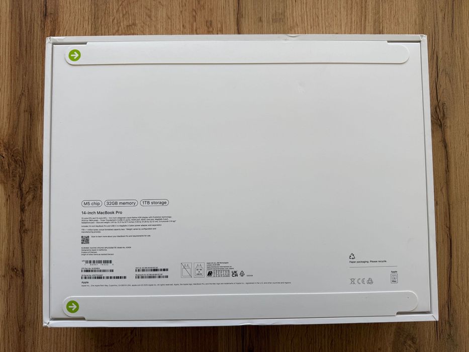 ЧИСТО НОВ MacBook Pro 14" M5 10-CPU, 10-GPU, 32GB RAM, 1TB SSD