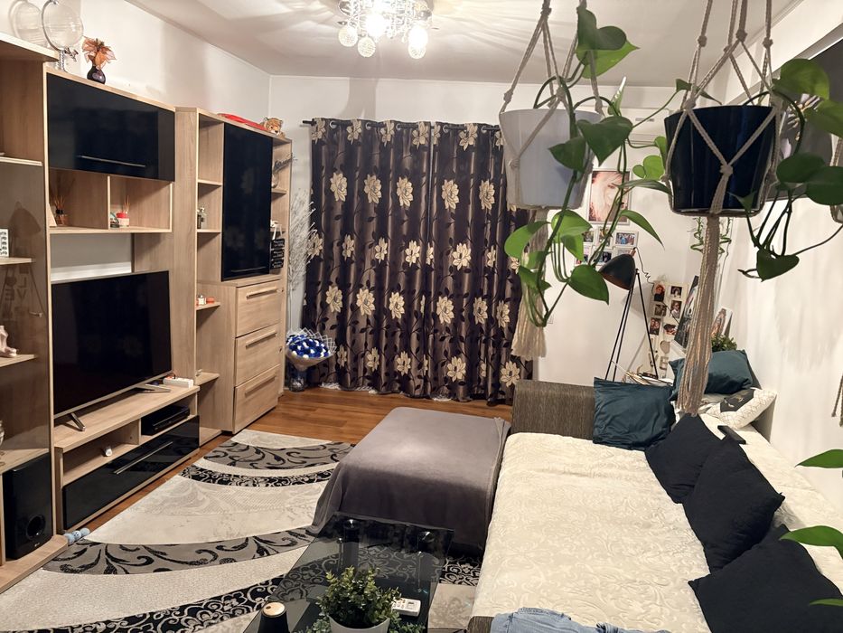 Vand Apartament 3 camere