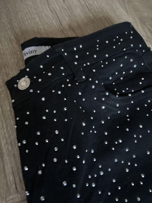 Дънки с бляскави камъчета