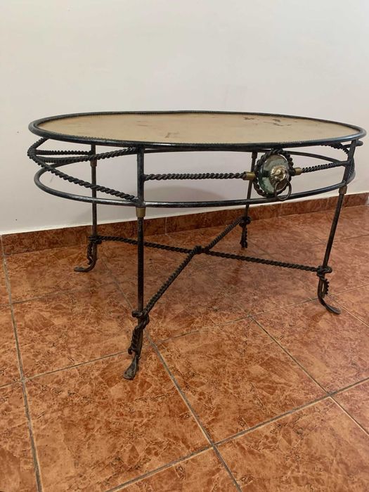 Masa de exterior din fier