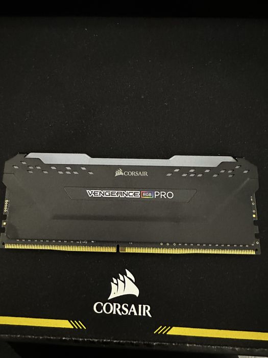 Memorie Corsair Vengeance RGB Pro 8GB (1x8GB), DDR4, 3200MHz, CL16, 1.35V