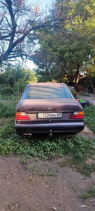 Мерседес Бенз 124