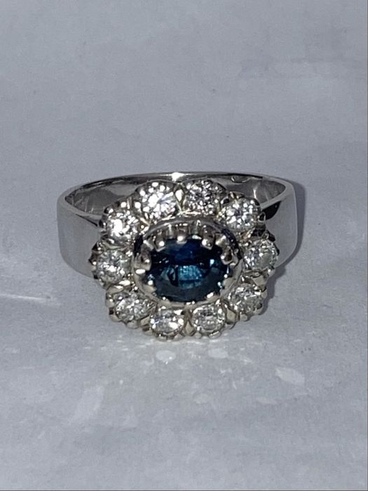Inel aur alb 18kt.cu safir si diamante