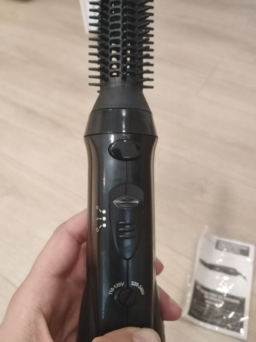 Уред за прически с горещ въздух