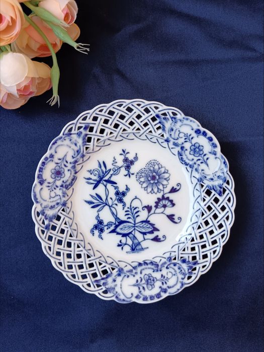 Meissen, 1860-1924, порцеланова чинийка, маркировка кръстосани мечов