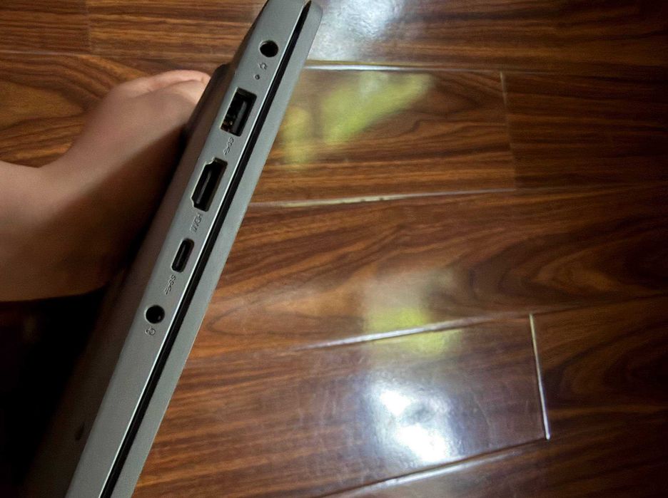 Ноутбук Lenovo IdeaPad 1 15IJU7