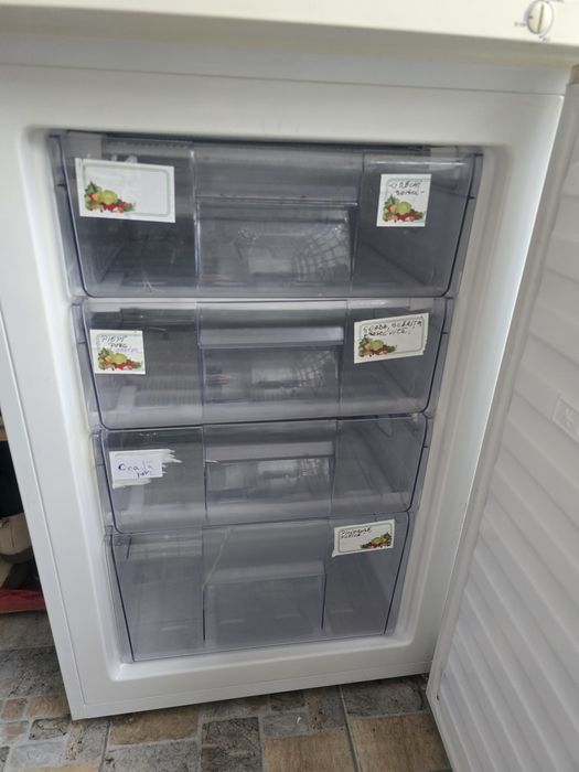 Lada frigorifica congelator whirpool