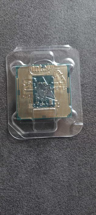 Процесор Intel i3-6100