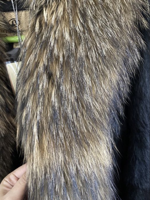 Шуба сатылады ұзын жағалы