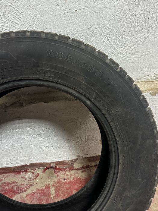 Продам шины 235/65/17