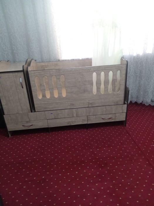 Мебель сотилади.