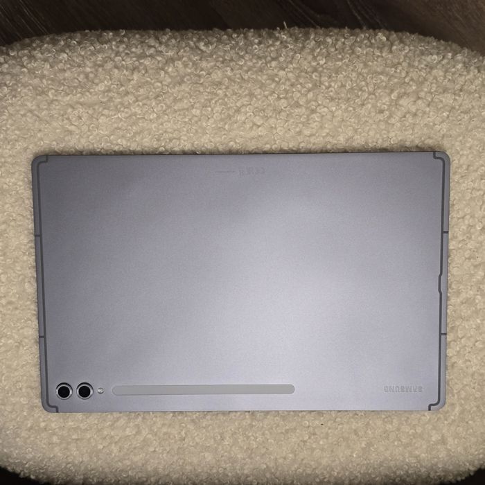 Samsung Galaxy Tab S10 Ultra 512GB 14.6" WiFi + 5G SIM + AI Keyboard + Smart Book Cover | като нов