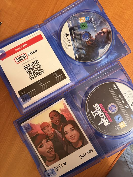 Vând jocuri playstation 5 Lost Records şi Unknown Nine
