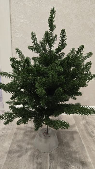 Продам елку в отличном состоянии