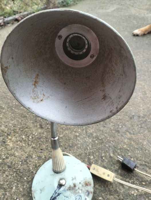 Стара настолна лампа