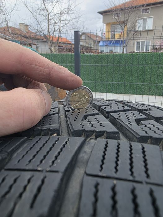 Зимни бусови гуми