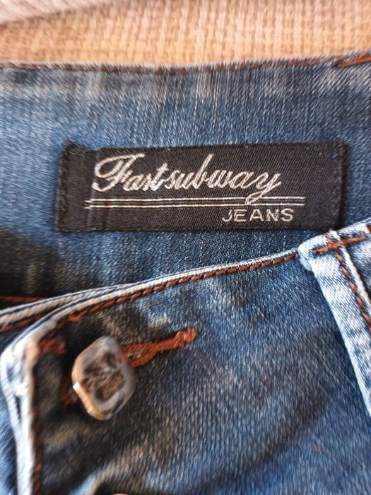 Продам брюки на девушку джинсы и джинсовые шерты