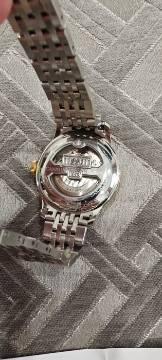 Продам часы Tissot