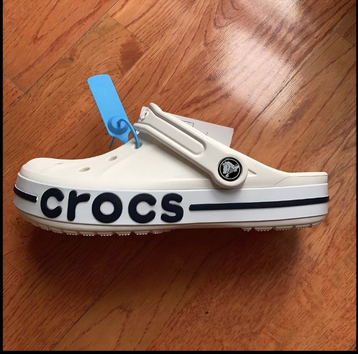 Crocs шлепкы сатылады