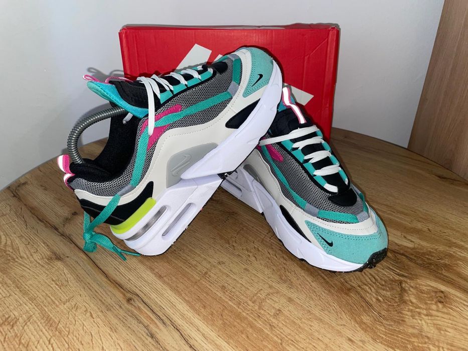 Adidasi NIKE Air Max Furyosa nr 38,5
