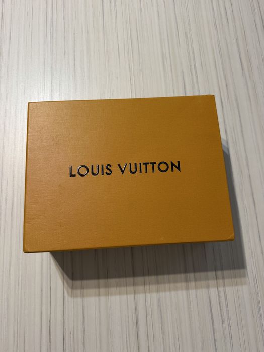 Vand adidasi louis vuitton