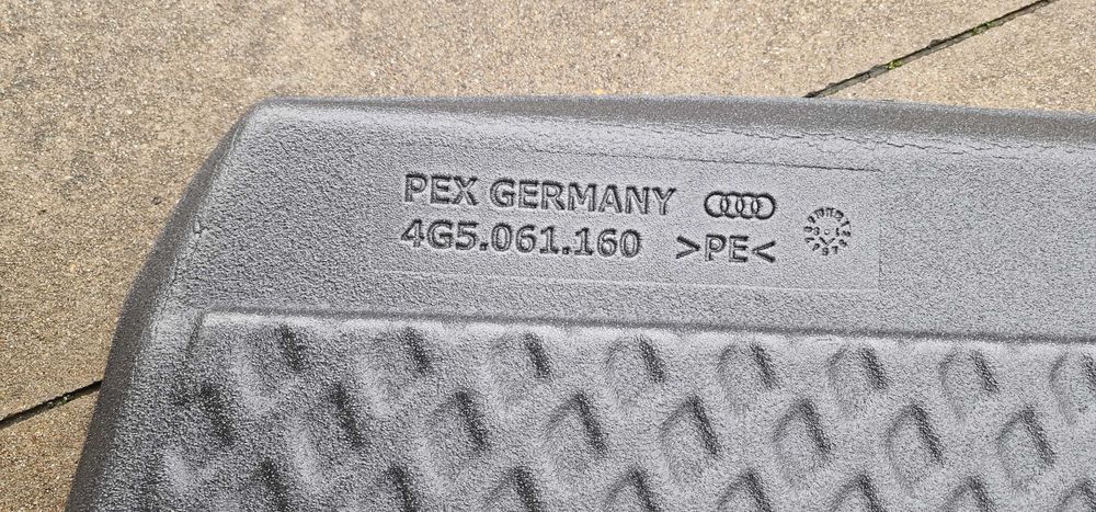 Audi A6 2012-18/C8 stelka bagajnik