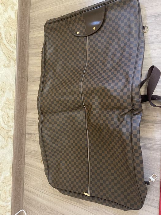 Louis Vuitton чехол для костюма