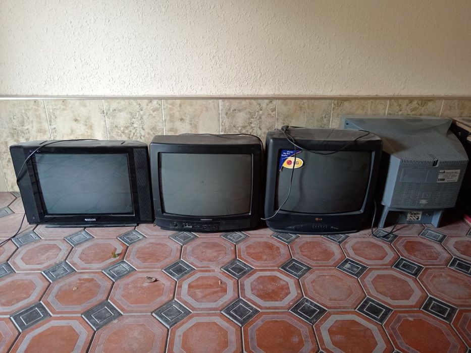 Продаётся старый телевизор 3 модели