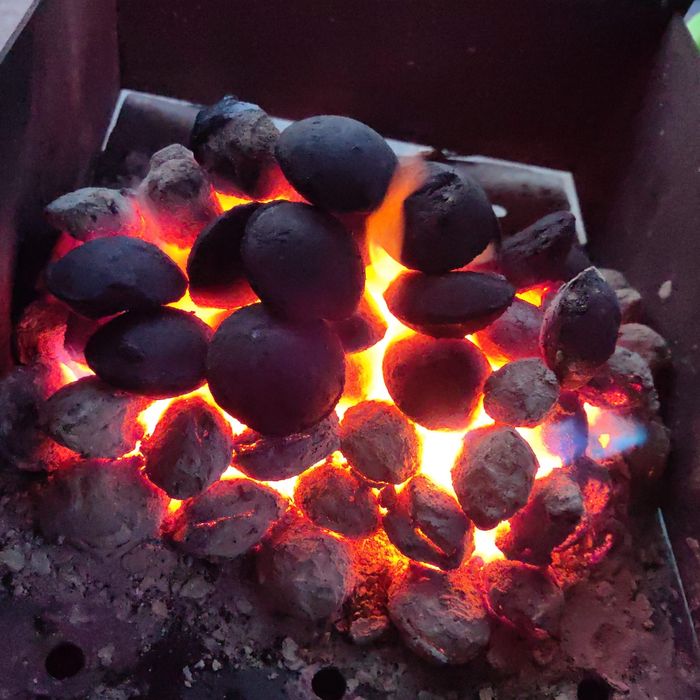 Древесный уголь, брикетированный уголь