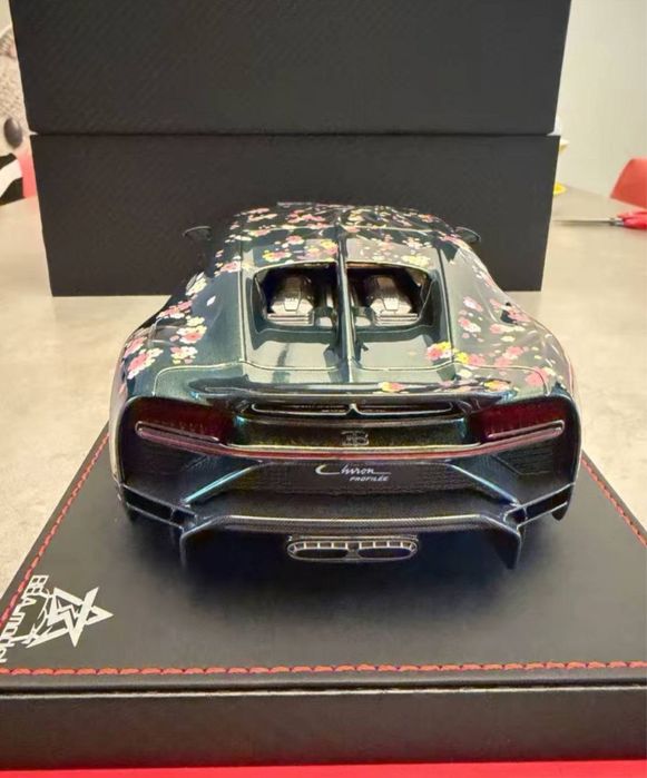 Bugatti chiron limited 25 штук в масштабе 1:18