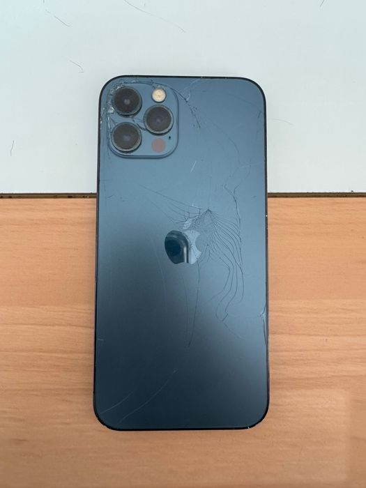 iPhone 12 Pro 128GB – за ремонт, работещ