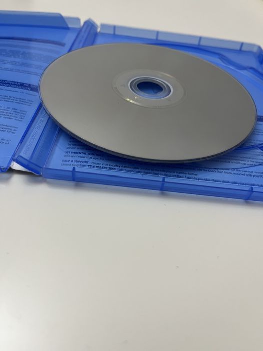 Продавам игра за PlayStation 4