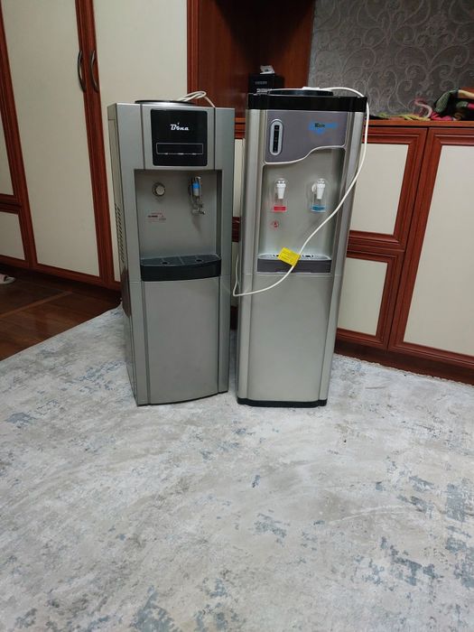 Диспенсеры для воды 2 шт.