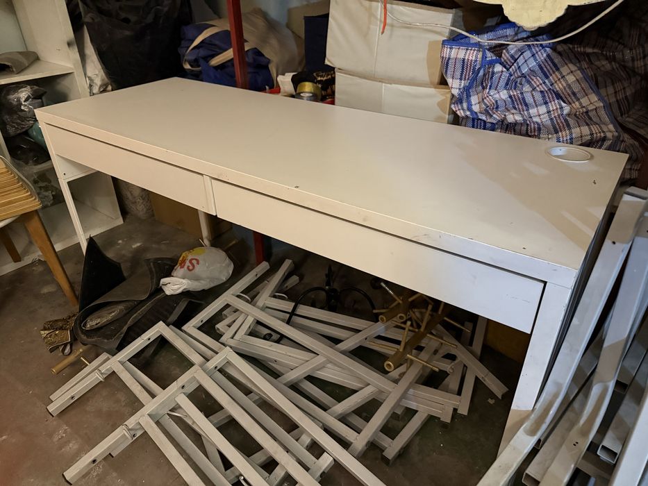 Столы Икея большой и маленький